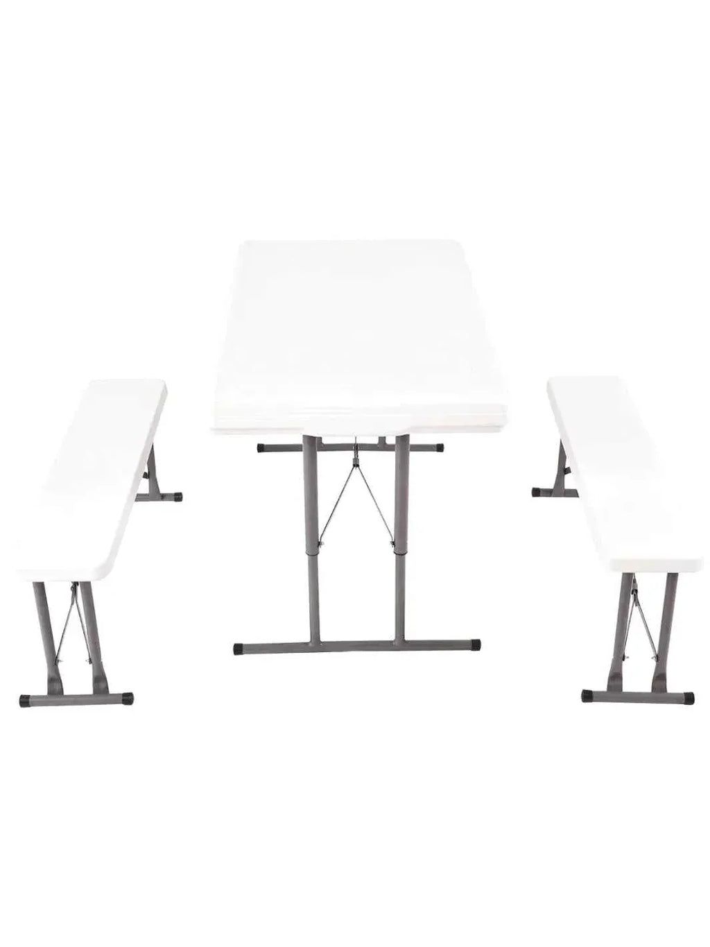 Ensemble table de jardin pliante avec bancs assortis dans un jardin