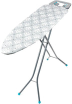 Table à repasser pliante de 110 cm dépliée dans une buanderie