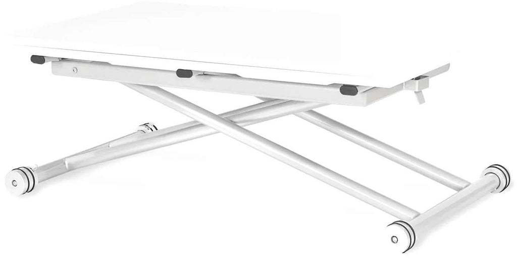 Table basse pliante relevable en position haute avec plateau étendu dans un salon
