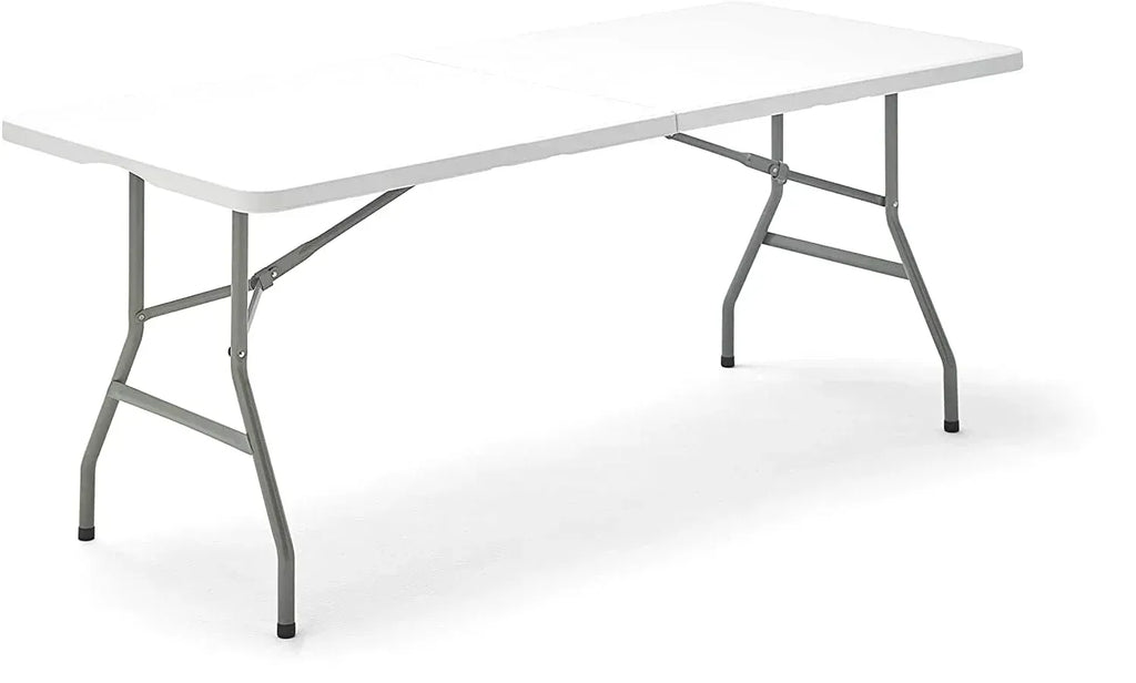 Table brocante pliante de 180 cm servant d'étal sur un vide-grenier