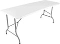 Table pliante de 180 cm dressée pour huit convives